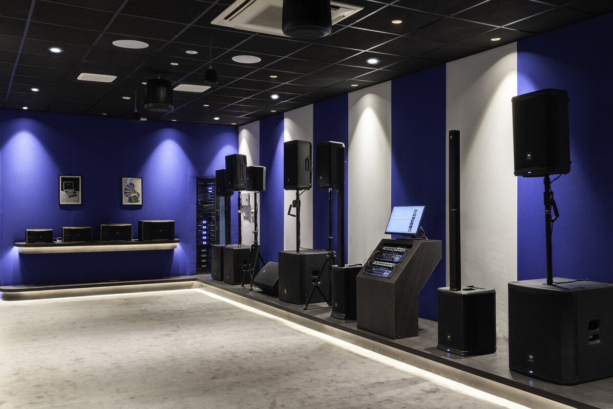 audio experience centre for apex solutions