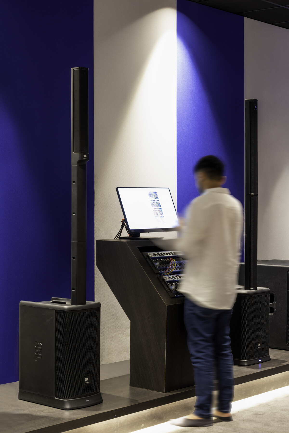 audio experience centre for apex solutions